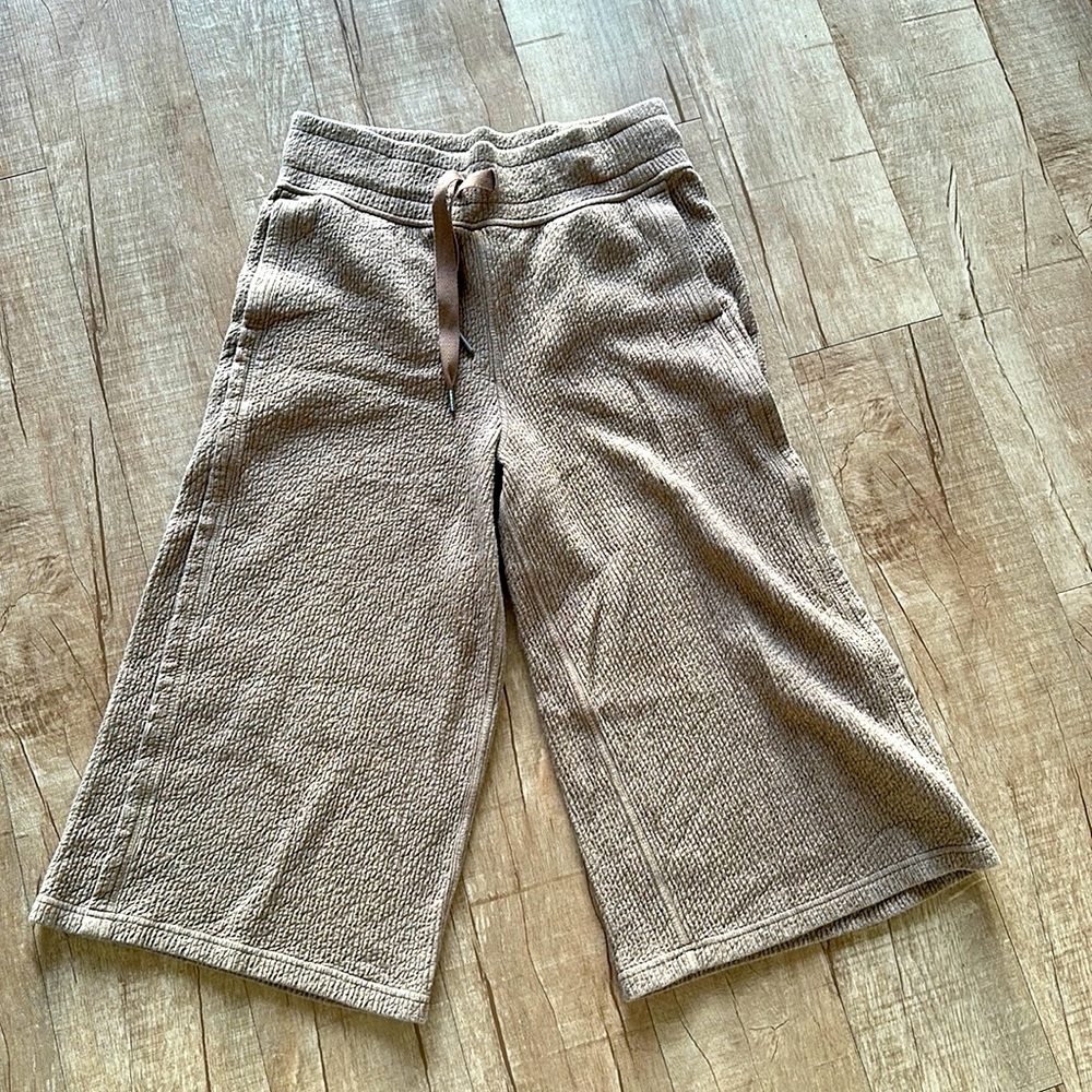 Lululemon pants size 8